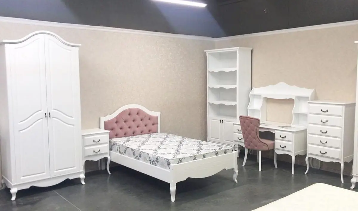 Кровать Авиньон 1200х2000 с каретной стяжкой