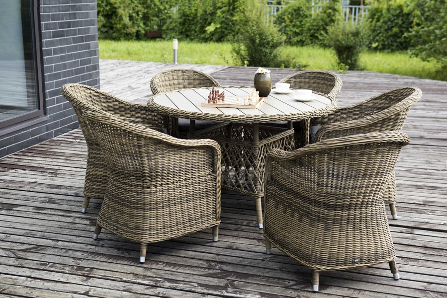 "Равенс" плетеное кресло из искусственного ротанга, цвет соломенный с серой подушкой